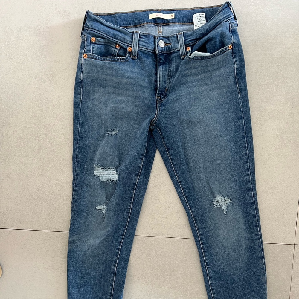 Levi's Women's New Boyfriend Jeans Size 28